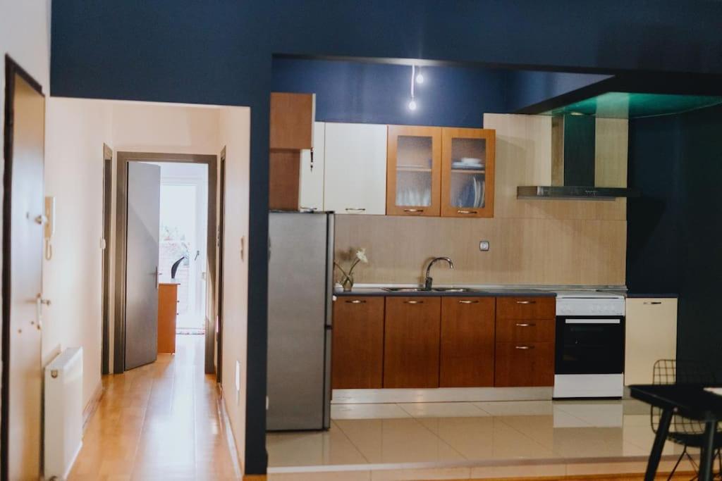 Cosy & Spacious Central Apartment Komotini Exterior photo