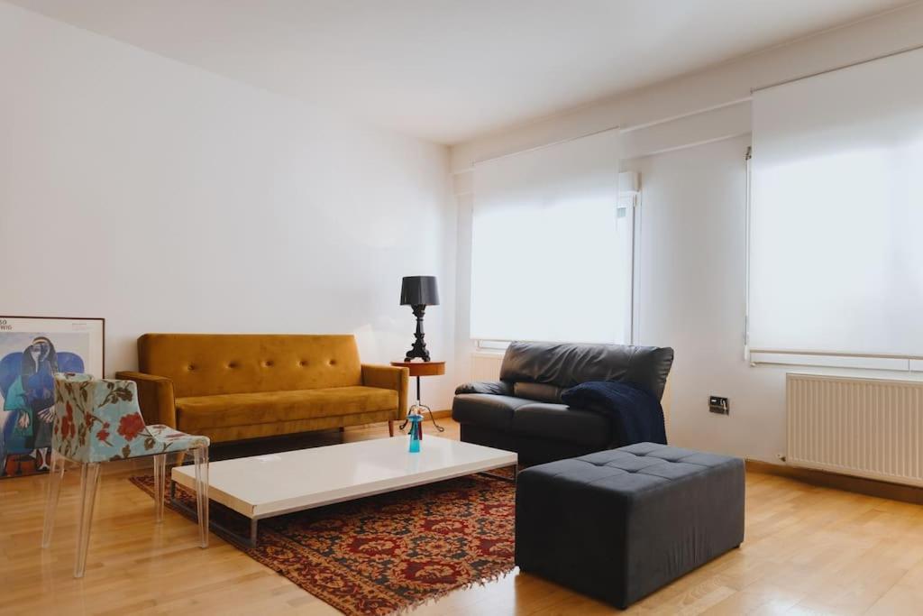 Cosy & Spacious Central Apartment Komotini Exterior photo