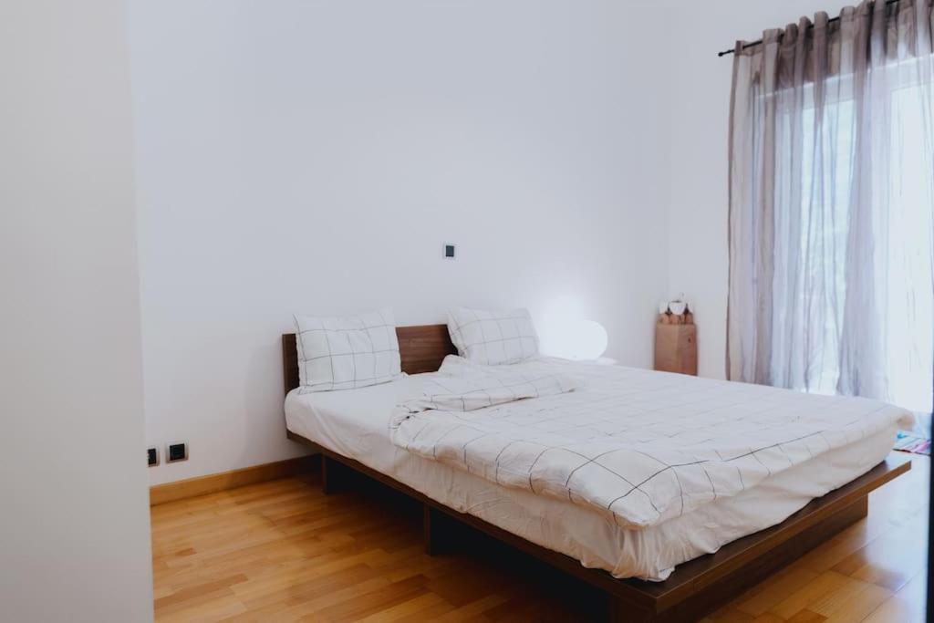Cosy & Spacious Central Apartment Komotini Exterior photo