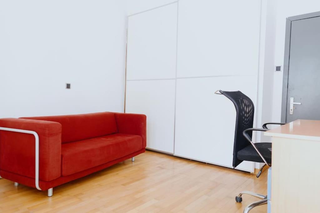 Cosy & Spacious Central Apartment Komotini Exterior photo