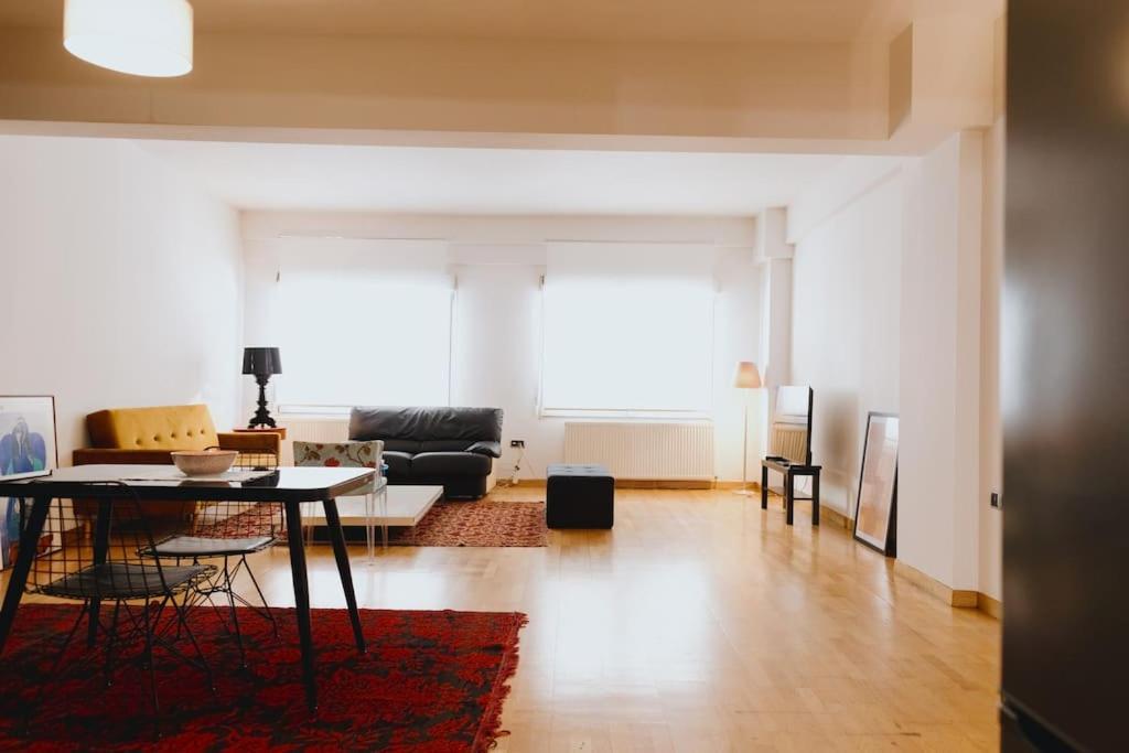 Cosy & Spacious Central Apartment Komotini Exterior photo